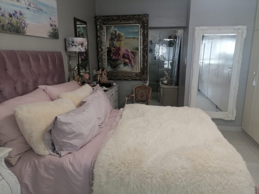 To Let 1 Bedroom Property for Rent in Strand North Western Cape